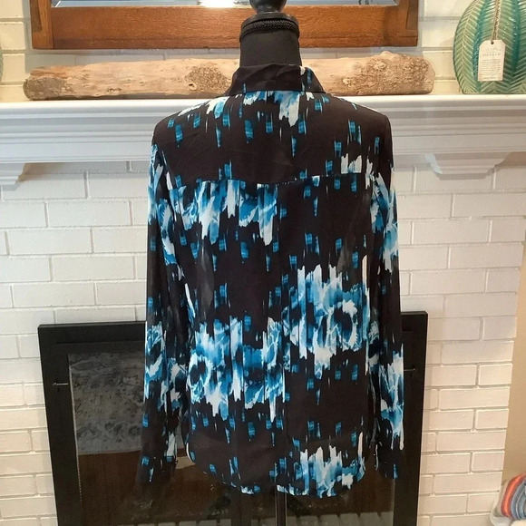 #235 Beautiful Derek Lam Blue Abstract Button up Shirt Size Medium - Picture 6 of 7